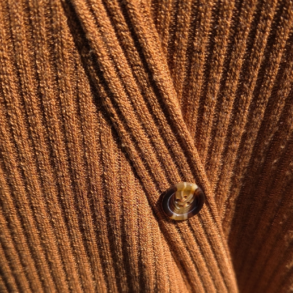Women's Ribbed Sweater - Picture 4 of 9